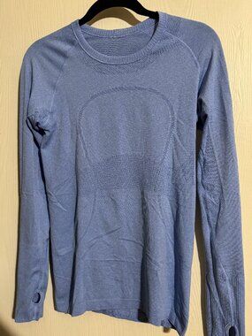 Lululemon Swiftly Tech Long Sleeve 2.0 Women Size 8 crewneck Workout Top